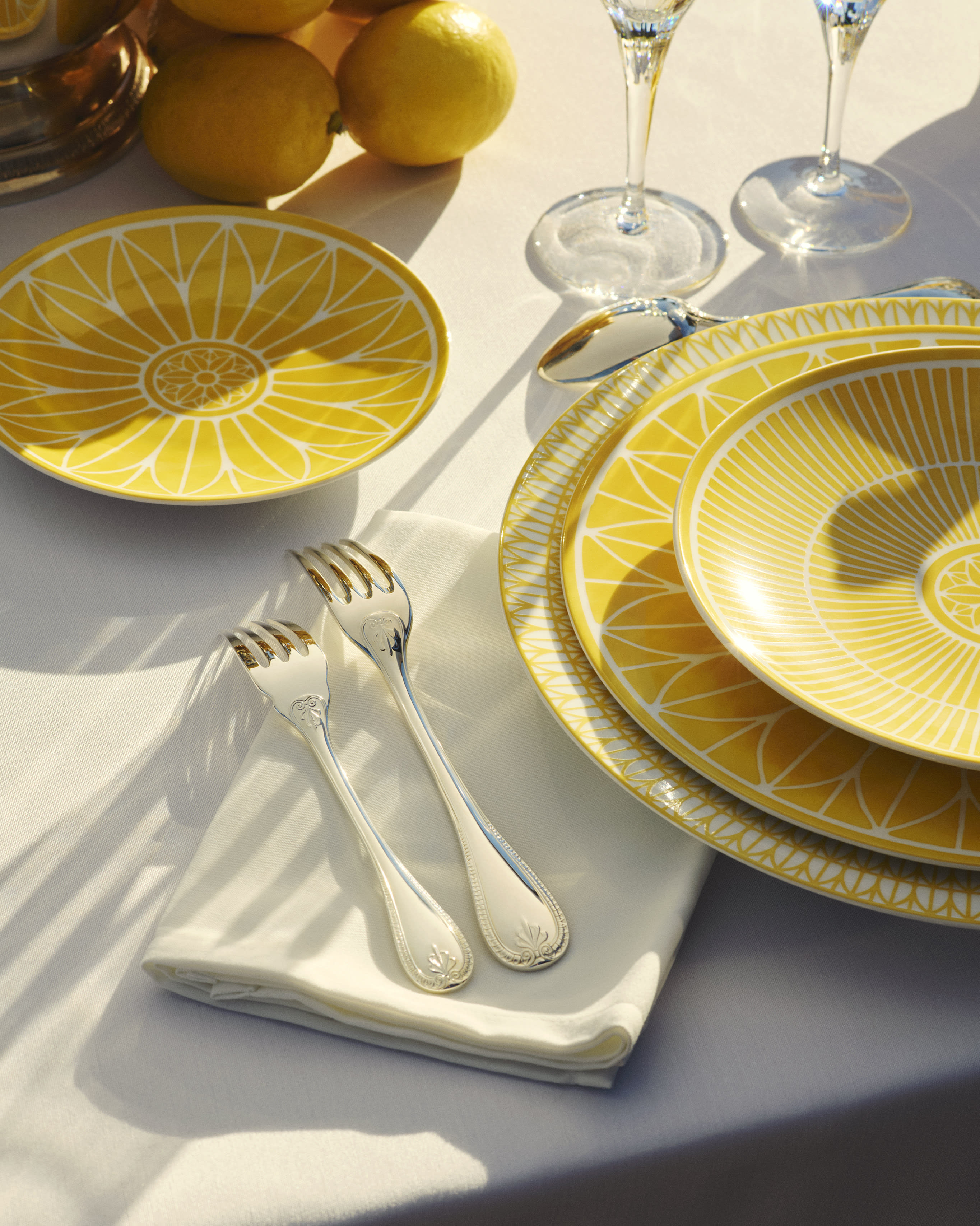 Glassware and porcelain